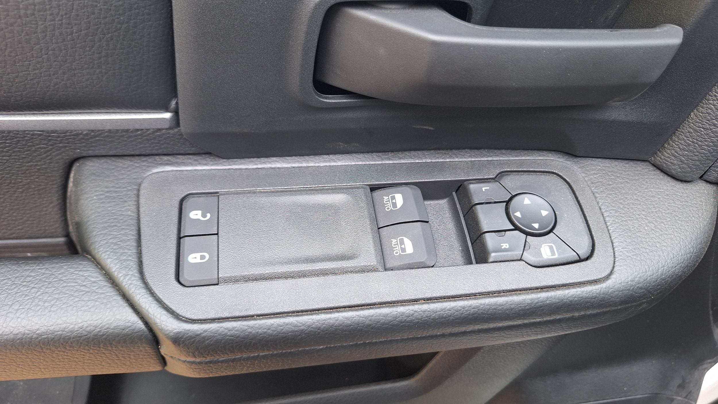 2026 RAM 3500 Chassis Tradesman - Photo 11