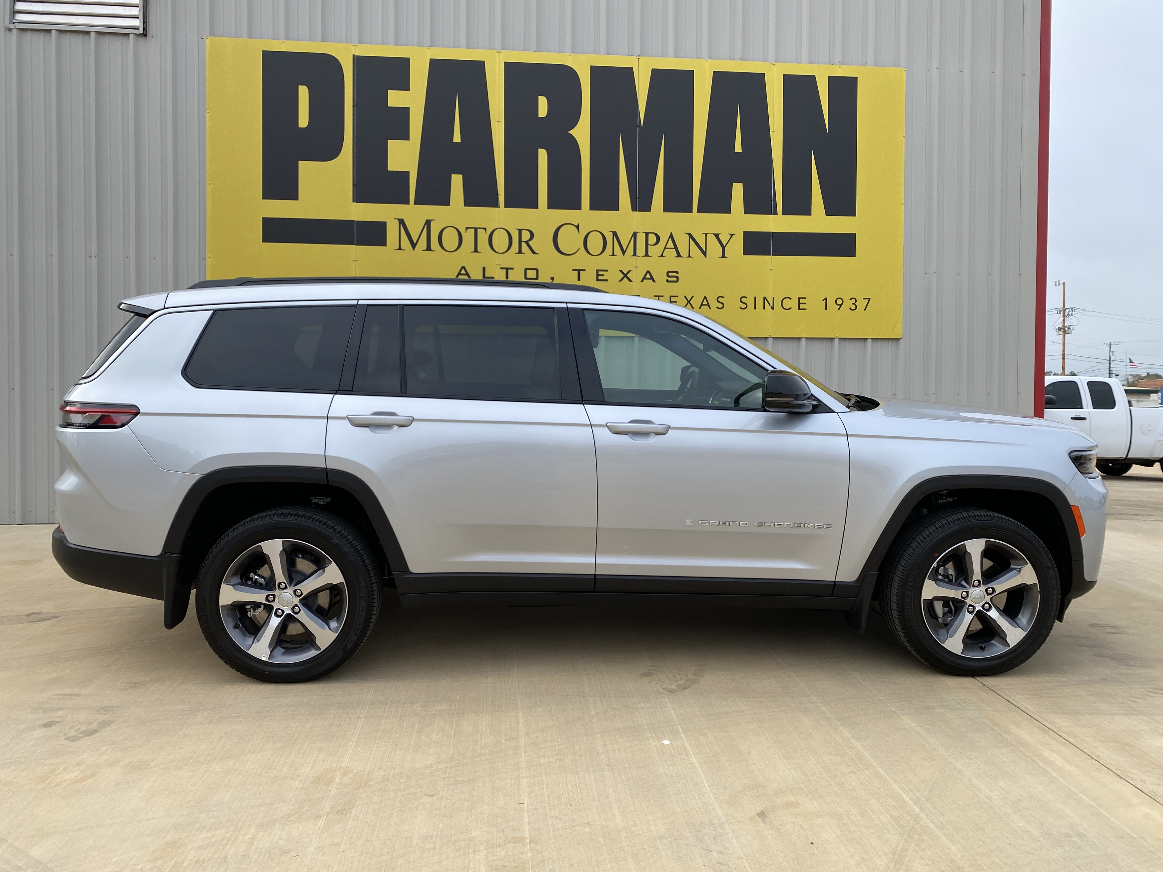 2026 Jeep Grand Cherokee L LIMITED 4X4 Sport Utility T8605429