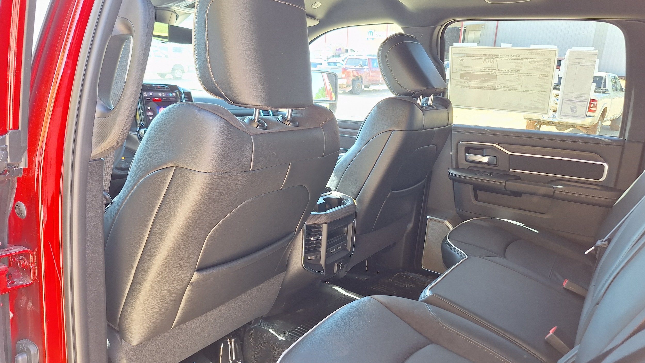 2026 RAM 3500 Chassis Big Horn - Photo 37