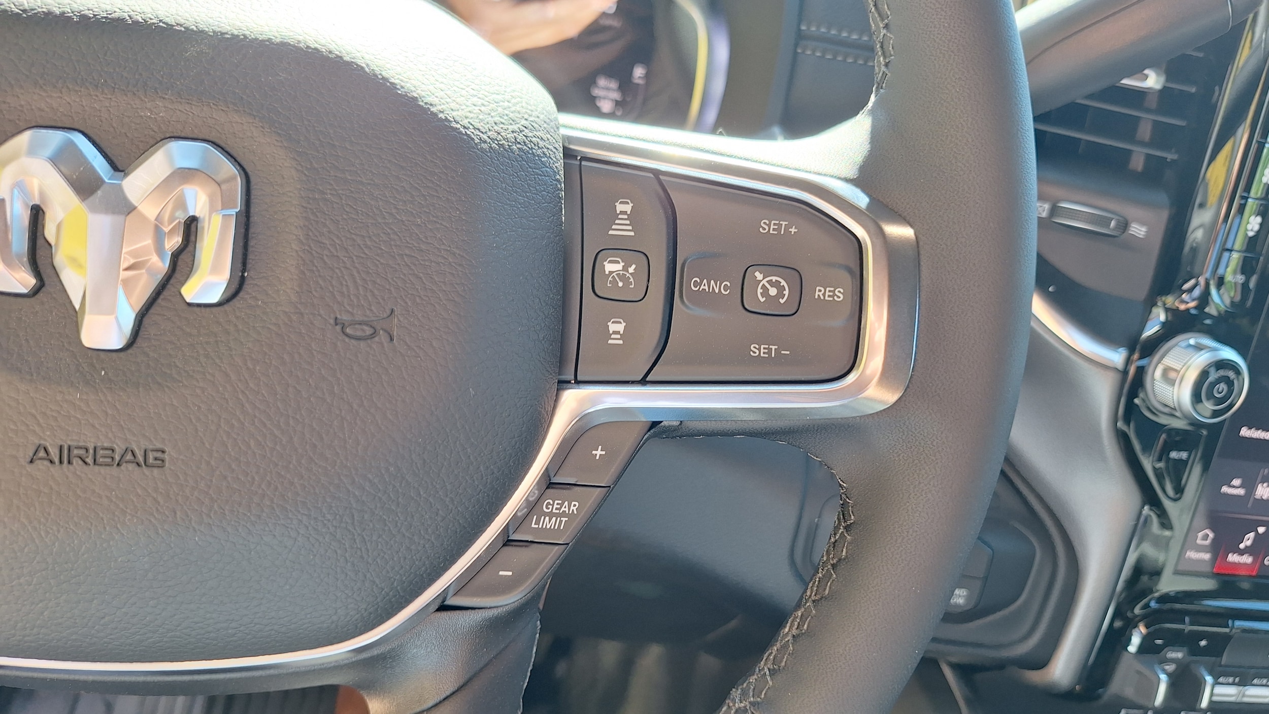 2026 RAM 3500 Chassis Big Horn - Photo 25