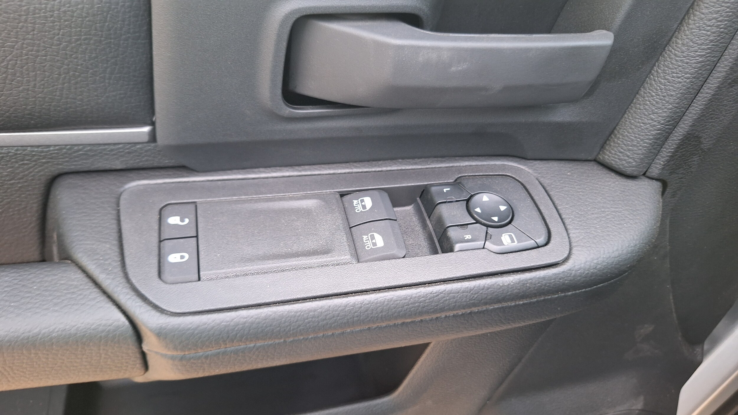 2026 RAM 3500 Chassis Tradesman - Photo 13