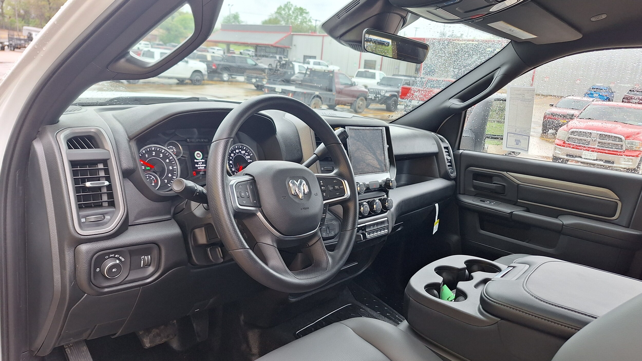 2026 RAM 3500 Chassis Tradesman - Photo 13