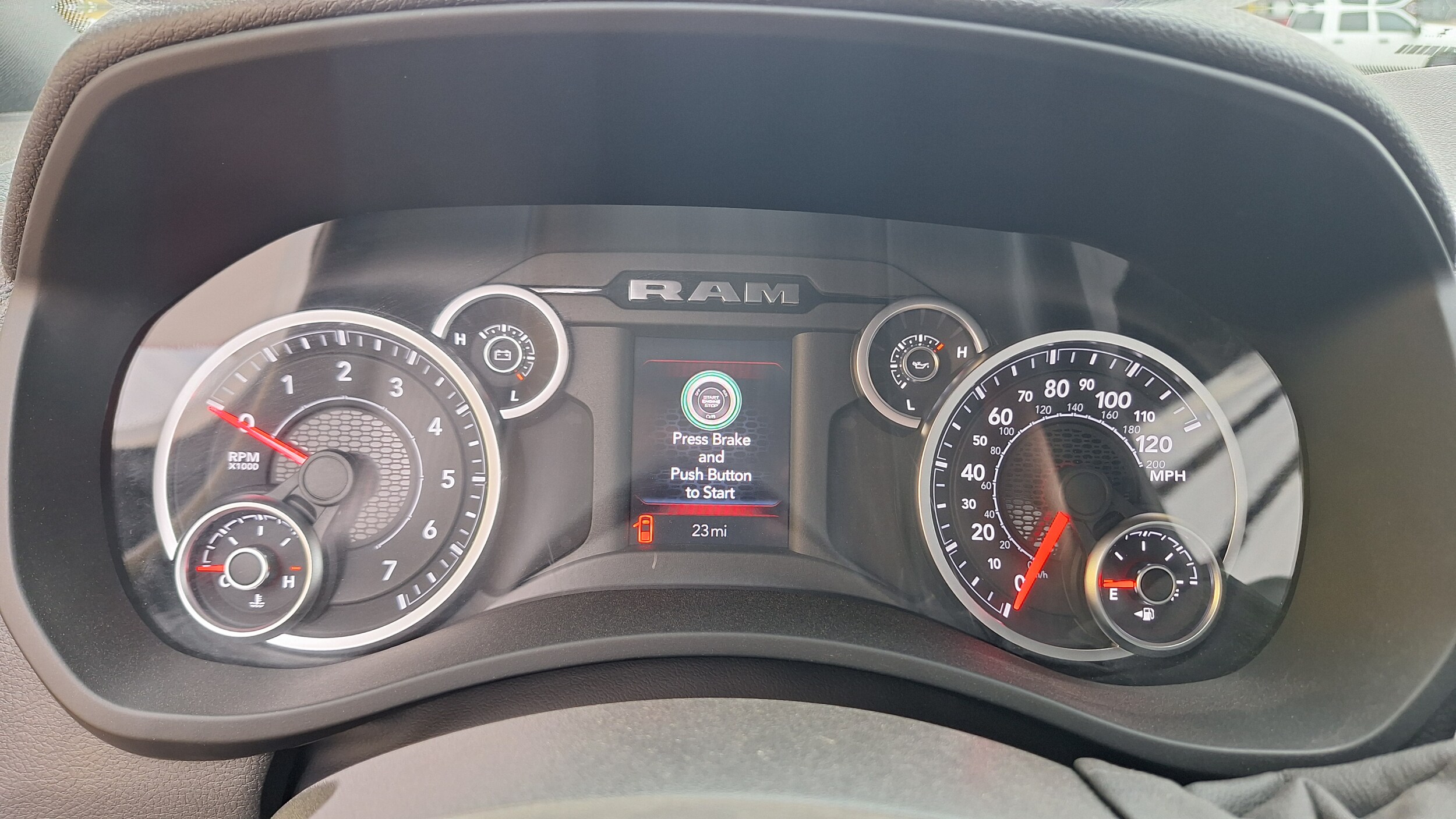 2026 RAM 3500 Chassis Tradesman - Photo 15