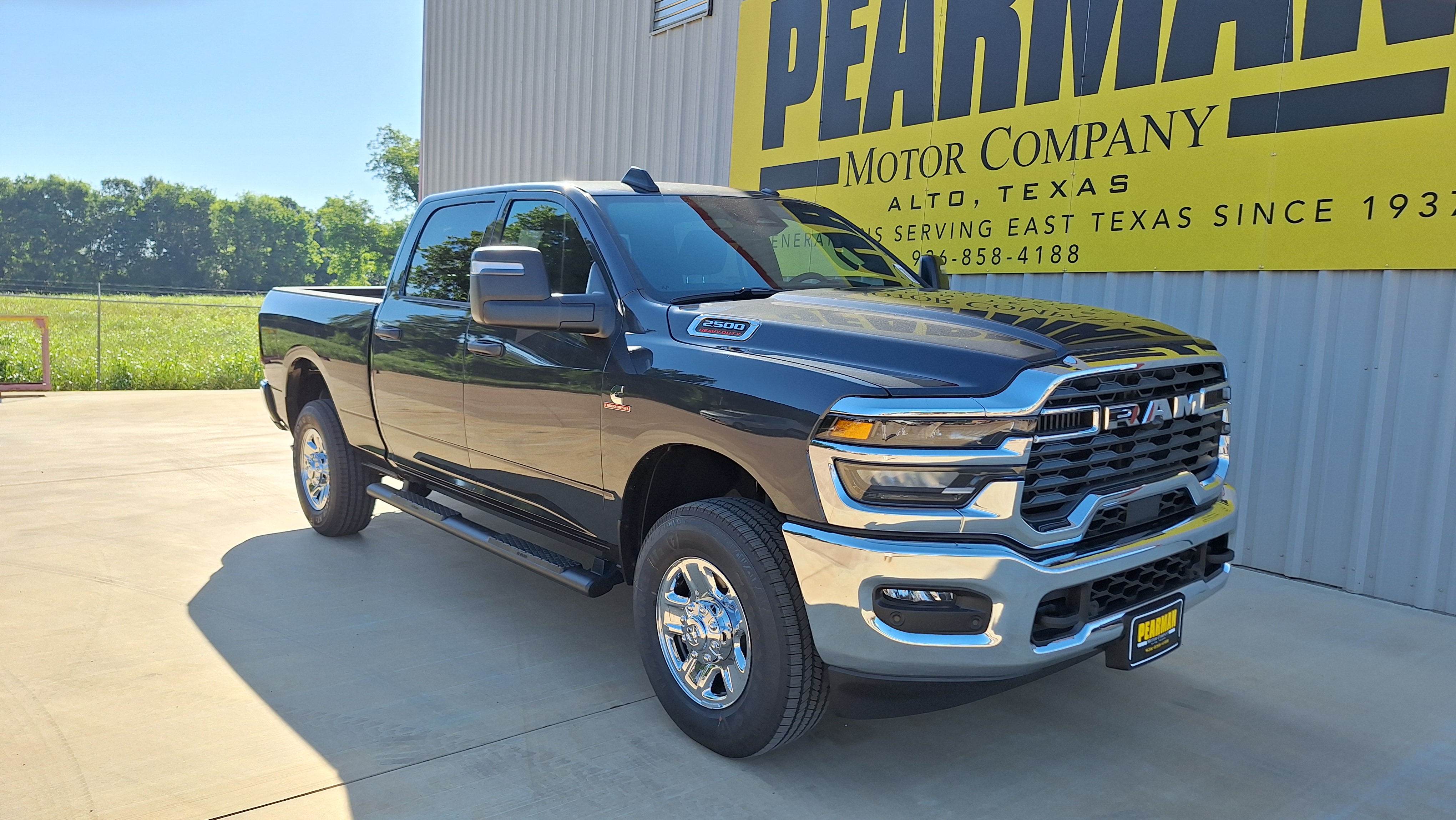 New 2026 Ram 2500 TRADESMAN CREW CAB 4X4 6'4 BOX Pickup