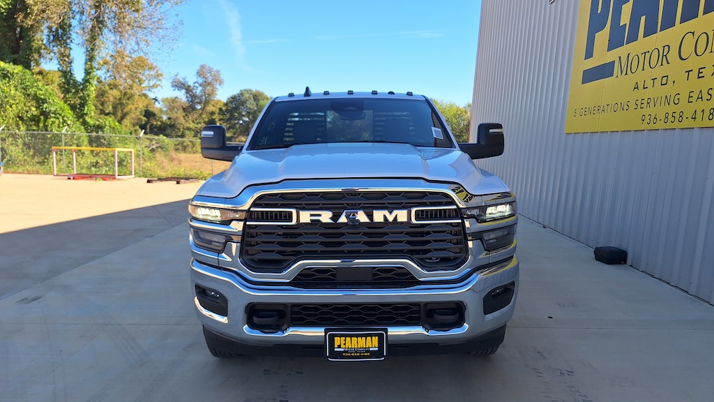 New 2026 Ram 3500 Chassis Cab TRADESMAN REGULAR 4X4 60' CA Pickup