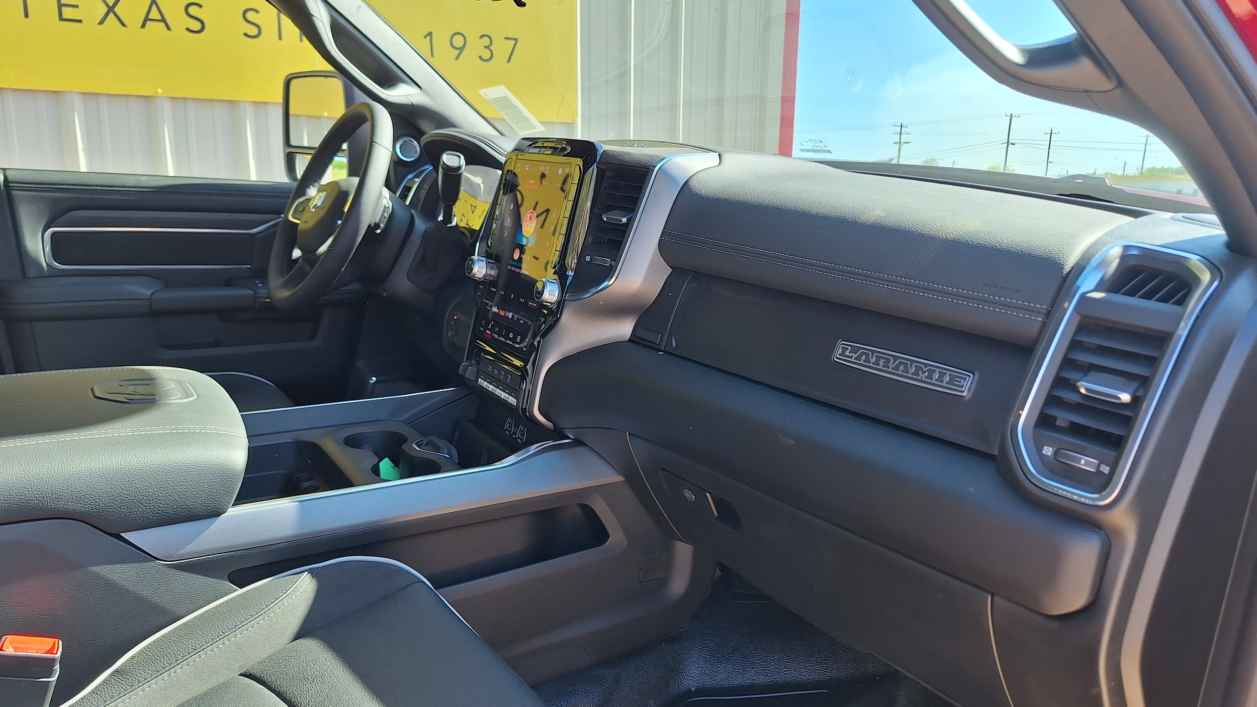 2026 RAM 3500 Chassis Big Horn - Photo 18