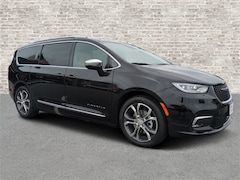 2026 Chrysler Pacifica Pinnacle Passenger Van