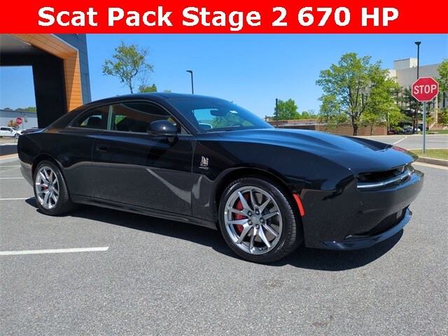 2025 Dodge Charger Daytona Scat Pack photo 2