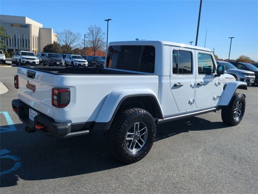 New 2026 Jeep Gladiator Mojave Pickup