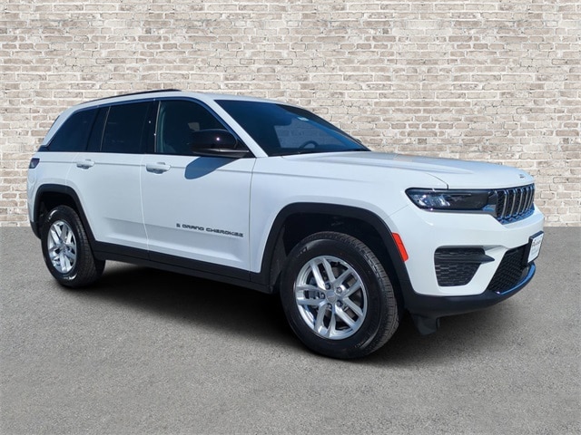 2025 Jeep Grand Cherokee Laredo's photo