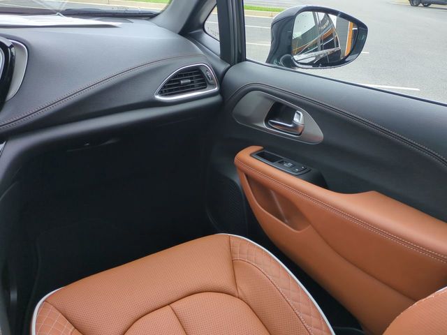 2026 Chrysler Pacifica Pinnacle - Photo 17