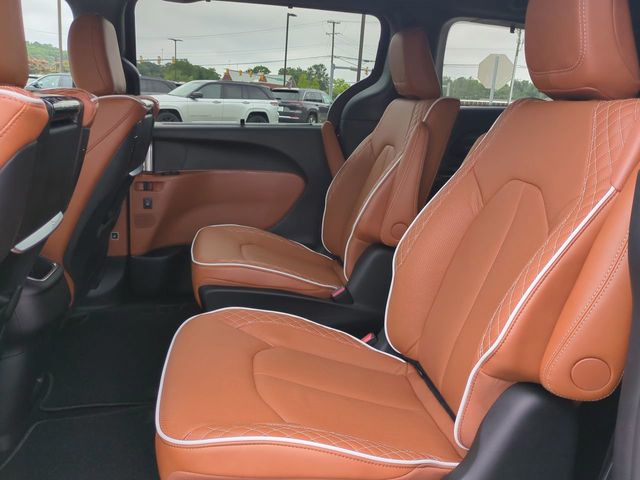 2026 Chrysler Pacifica Pinnacle - Photo 14
