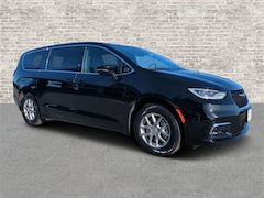 2026 Chrysler Pacifica Select Passenger Van