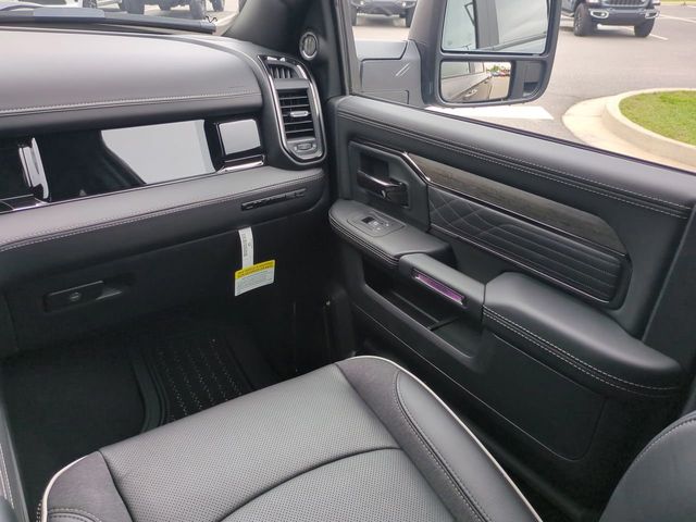 2025 RAM 3500 Limited - Photo 17