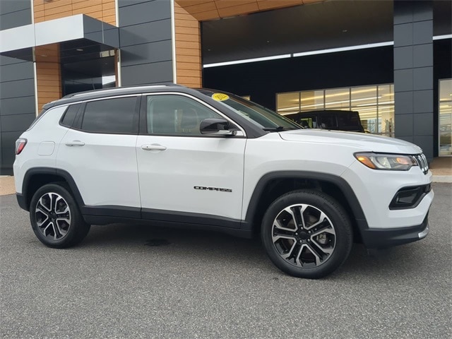 2022 Jeep Compass Limited's photo