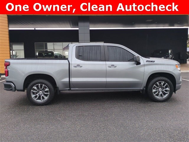 2024 Chevrolet Silverado 1500 RST photo 3