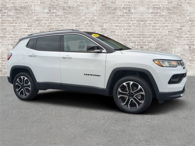 2022 Jeep Compass Limited's photo