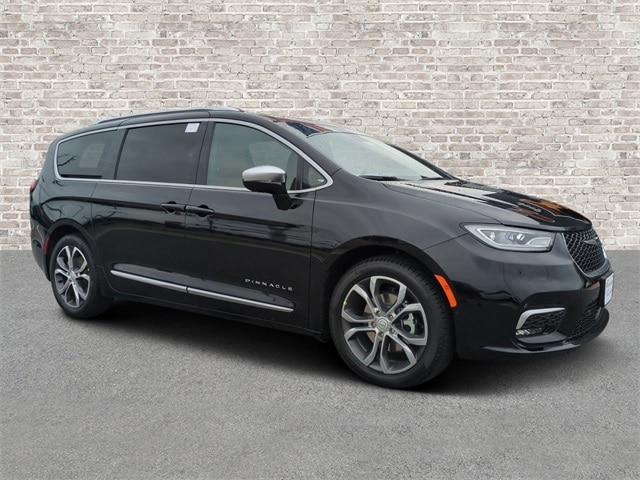 2026 Chrysler Pacifica Pinnacle's photo