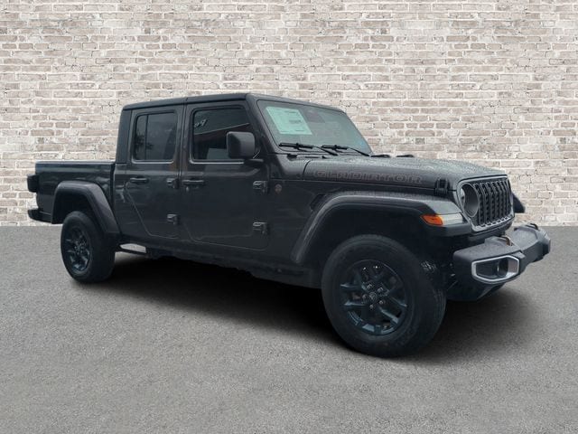 2026 Jeep Gladiator 85th Anniversary Edition Auto's photo