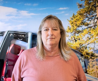 Staff member Pam Johann from ID_3e040ddd5521