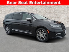 2026 Chrysler Pacifica Pinnacle Passenger Van