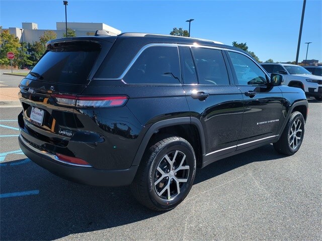 2025 Jeep Grand Cherokee Limited photo 3