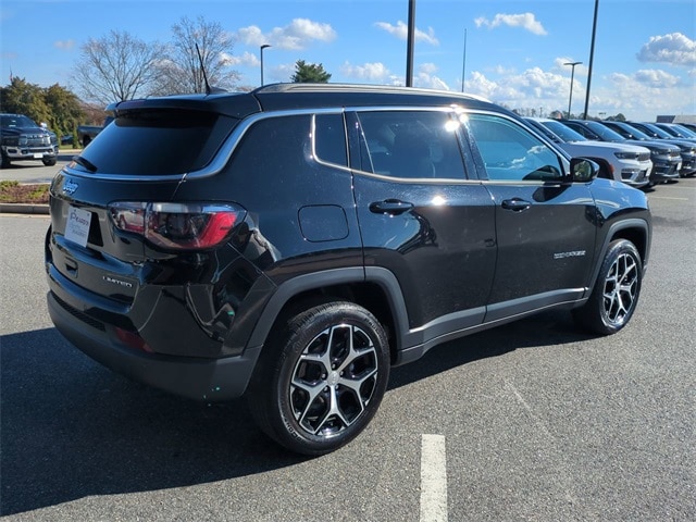 2024 Jeep Compass Limited photo 4