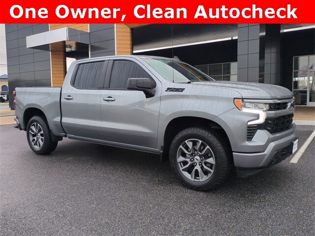 2024 Chevrolet Silverado 1500 RST photo 2