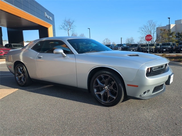 2019 Dodge Challenger SXT Plus's photo