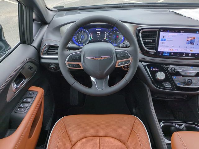2026 Chrysler Pacifica Pinnacle - Photo 16