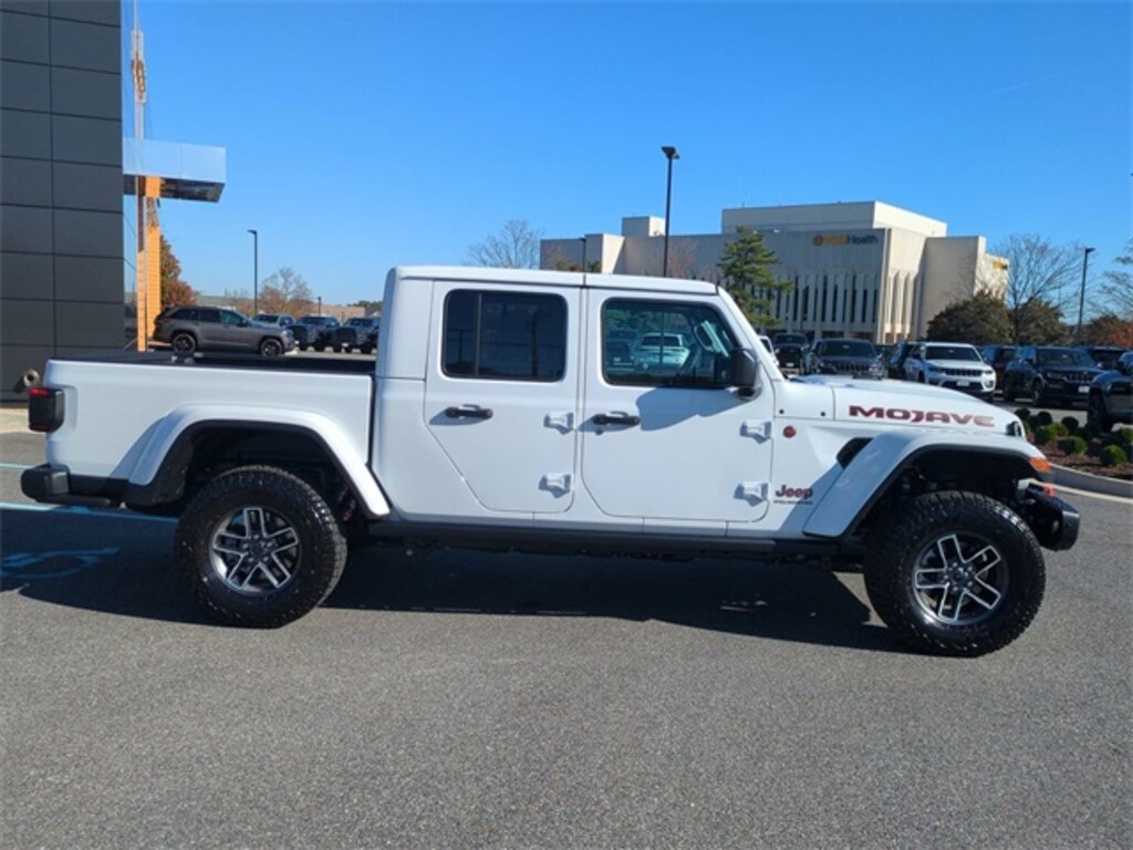 New 2026 Jeep Gladiator Mojave Pickup