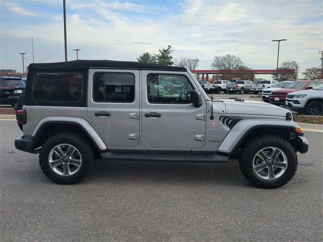 2018 Jeep Wrangler Unlimited Sahara photo 2