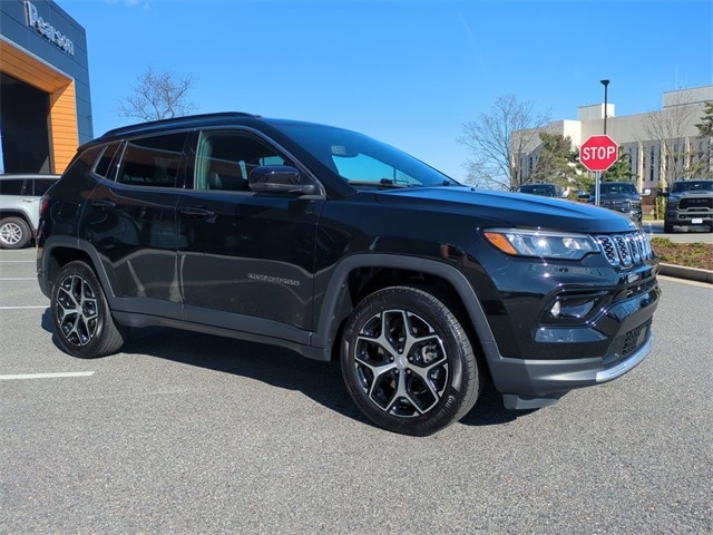 2024 Jeep Compass Limited photo 2