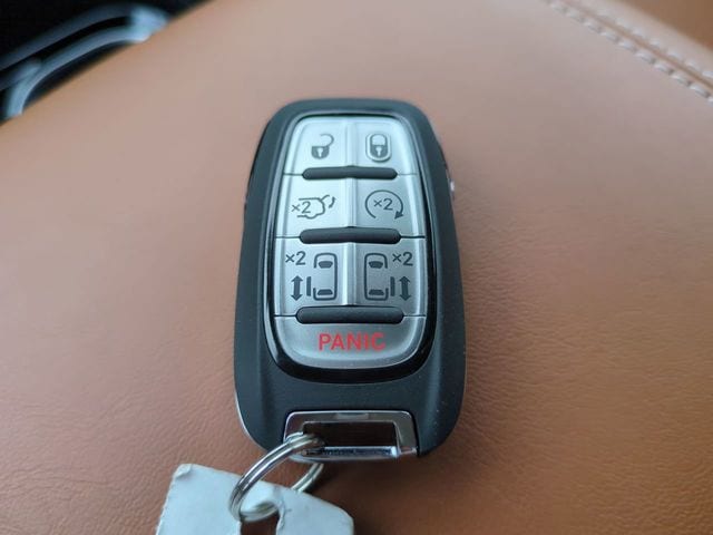 2026 Chrysler Pacifica Pinnacle - Photo 30