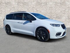 2026 Chrysler Pacifica Limited Passenger Van