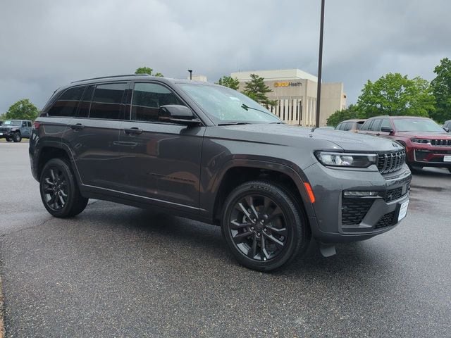 2026 Jeep Grand Cherokee Limited Reserve 4x4's photo