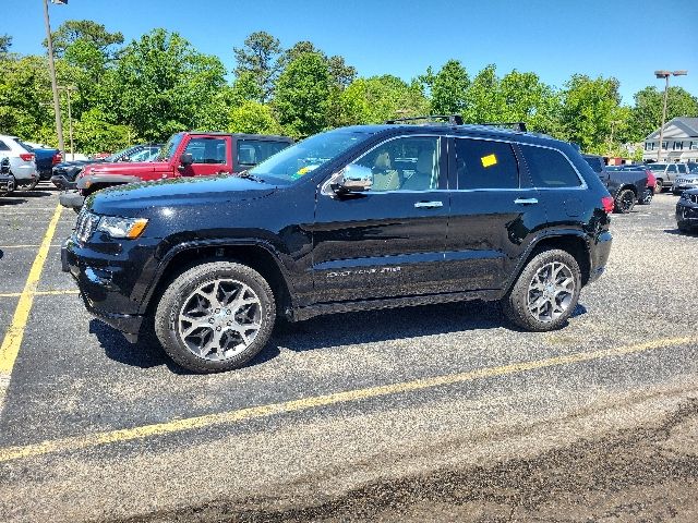 2019 Jeep Grand Cherokee Overland 4WD's photo