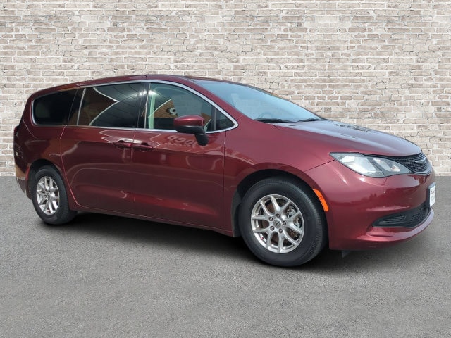 2022 Chrysler Voyager