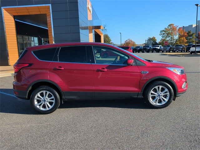 2019 Ford Escape SE photo 2