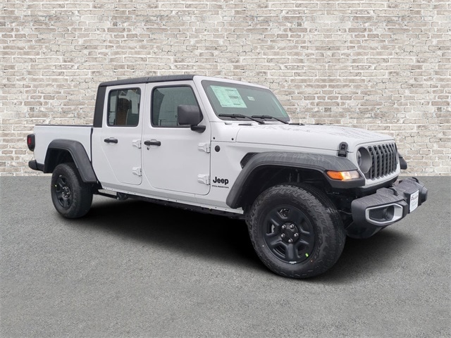 2025 Jeep Gladiator Sport's photo
