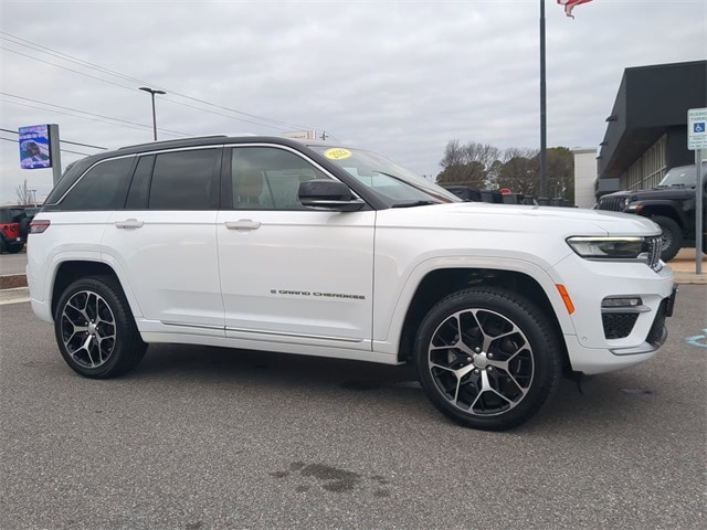 2022 Jeep Grand Cherokee Summit Reserve's photo