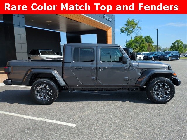 2025 Jeep Gladiator Sport photo 2