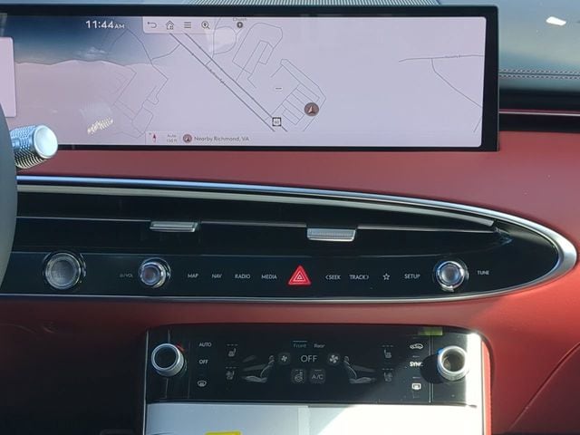 2026 GENESIS GV70 Sport Advanced - Photo 15