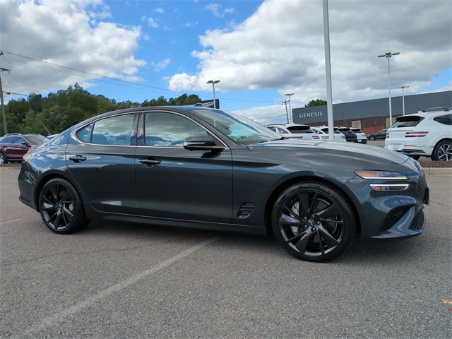 2023 GENESIS G70 Standard's photo