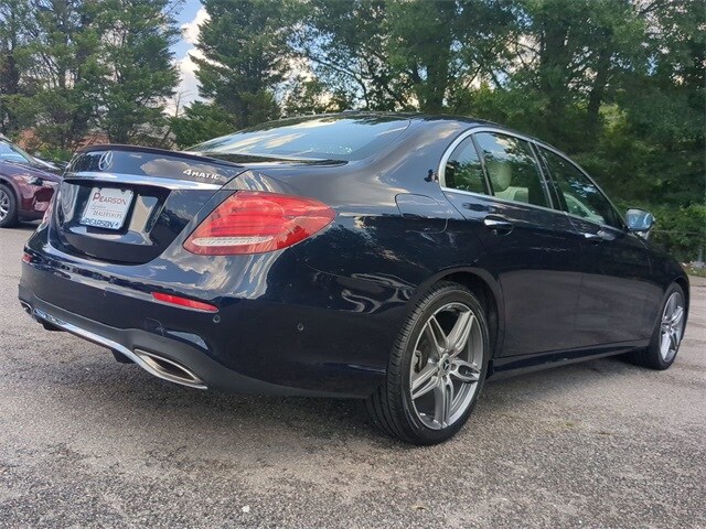 2019 Mercedes Benz E 300 photo 4