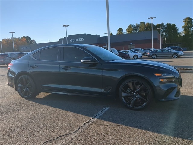 2023 GENESIS G70 Standard's photo