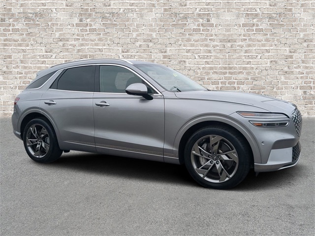 2023 Genesis Electrified GV70 Base