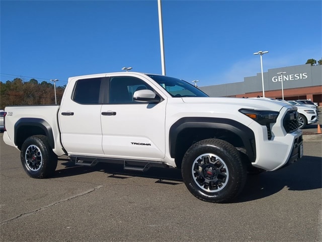 2024 Toyota Tacoma TRD Off Road's photo