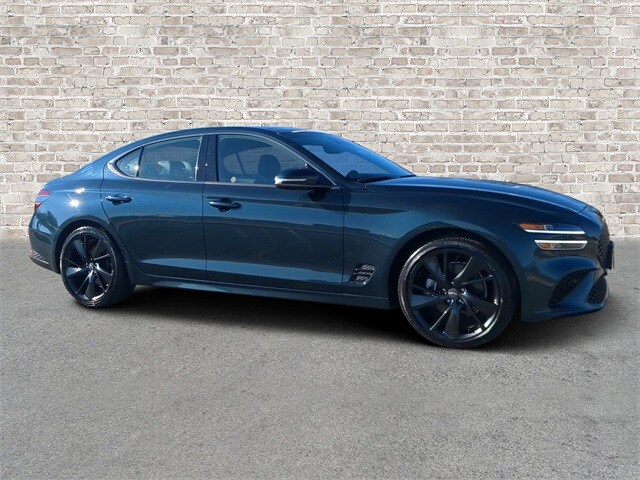 2023 GENESIS G70 Standard's photo