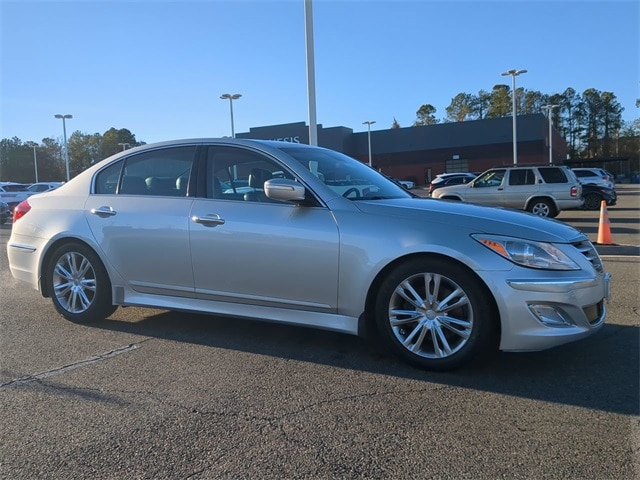 2013 Hyundai Genesis 3.8's photo